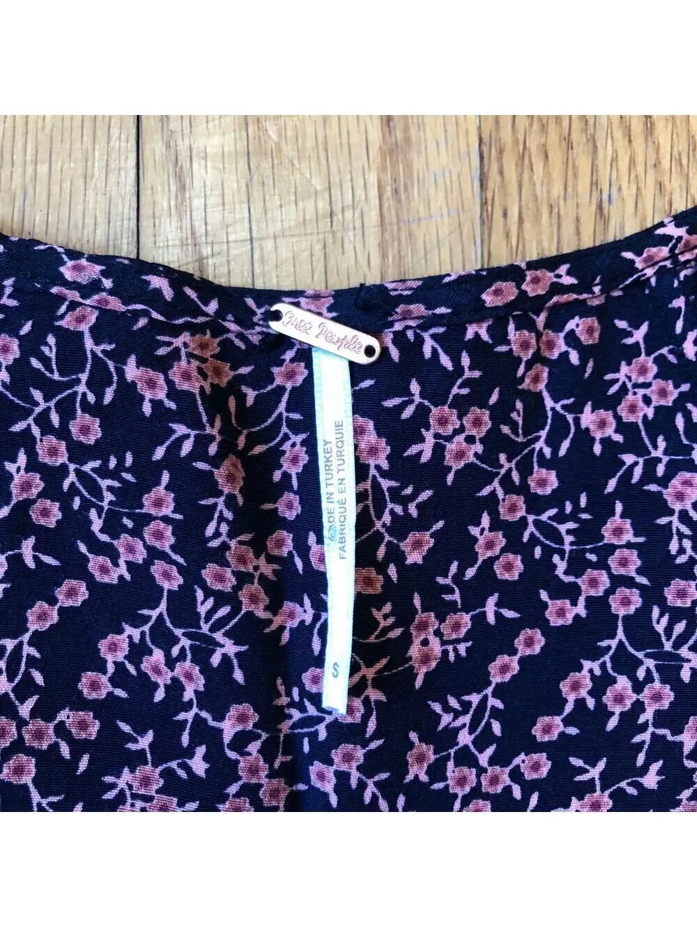 Free People EUC Women's Black Blush Clara Floral Tunic Size Small